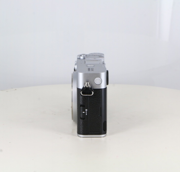 フジフイルム X-E5 ボディ シルバー