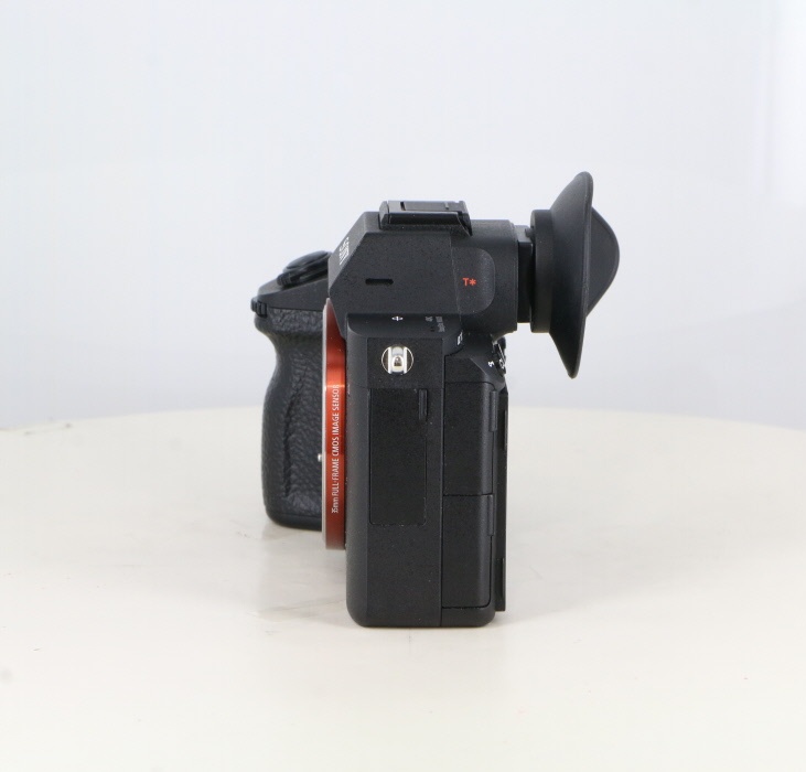 ソニー α7III (ILCE-7M3) ボディ