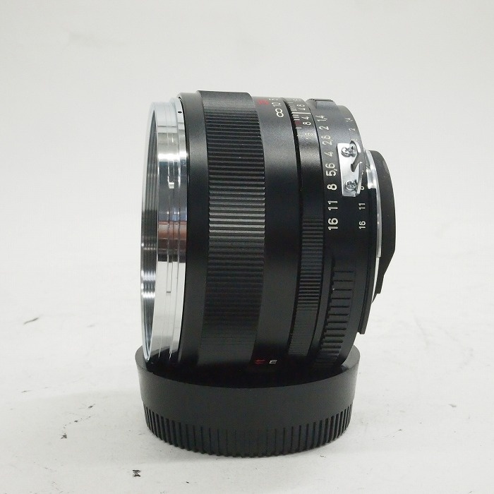 コシナ カールツアイス プラナー T* 1.4/50 ZF