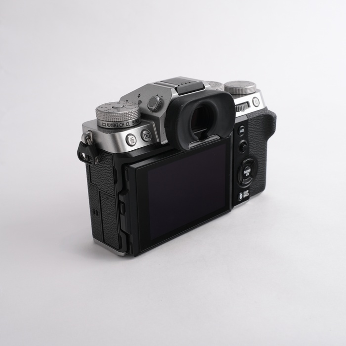フジフイルム X-T5 ボディ シルバー