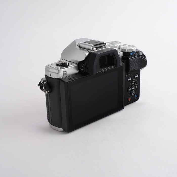 オリンパス OM-D E-M10 MARK3 ボディ シルバー