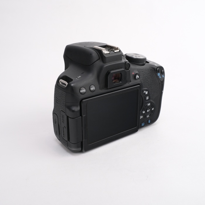 キヤノン EOS KISS X8I ボディ