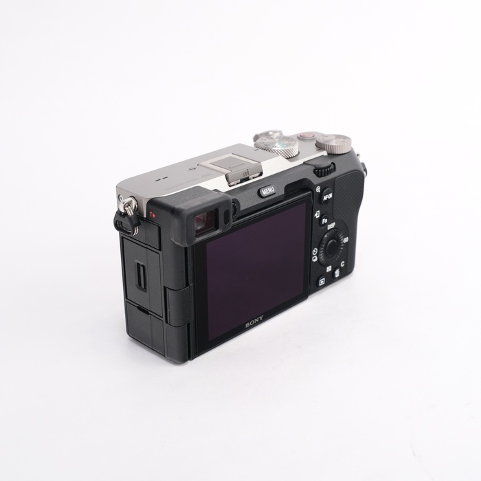 ソニー α7C (ILCE-7C) ボディ シルバー