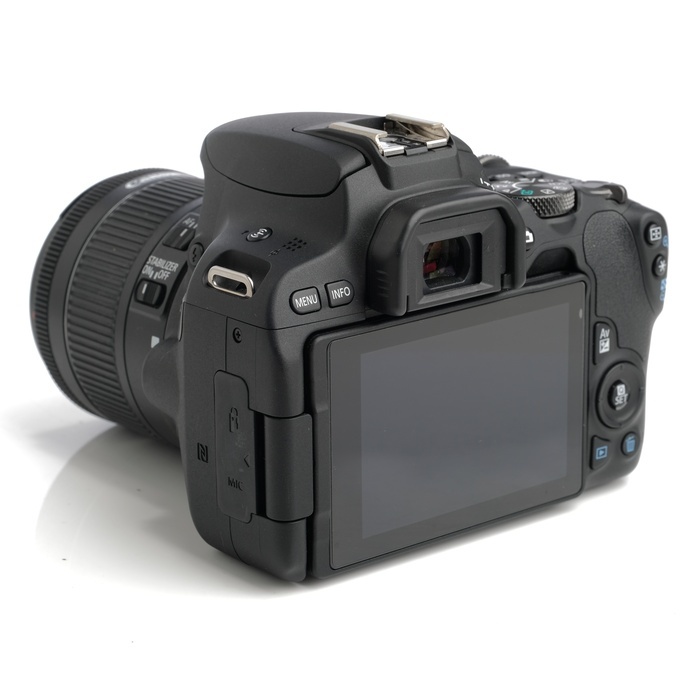 キヤノン EOS KISS X9/EF-S18-55 IS STM レンズキツト BK