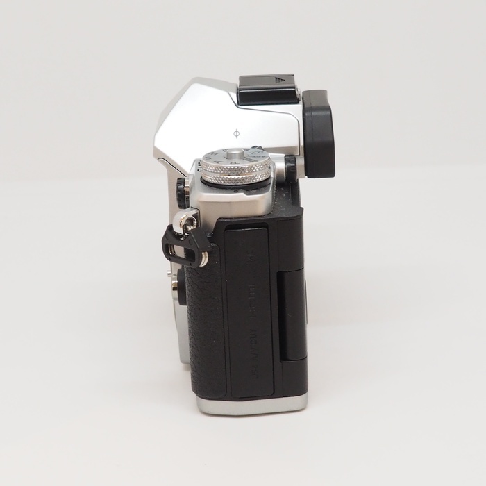 オリンパス OM-D E-M5 MARK2 ボデイ シルバー