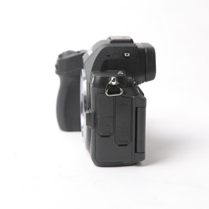 ニコン Z5II ボデイ