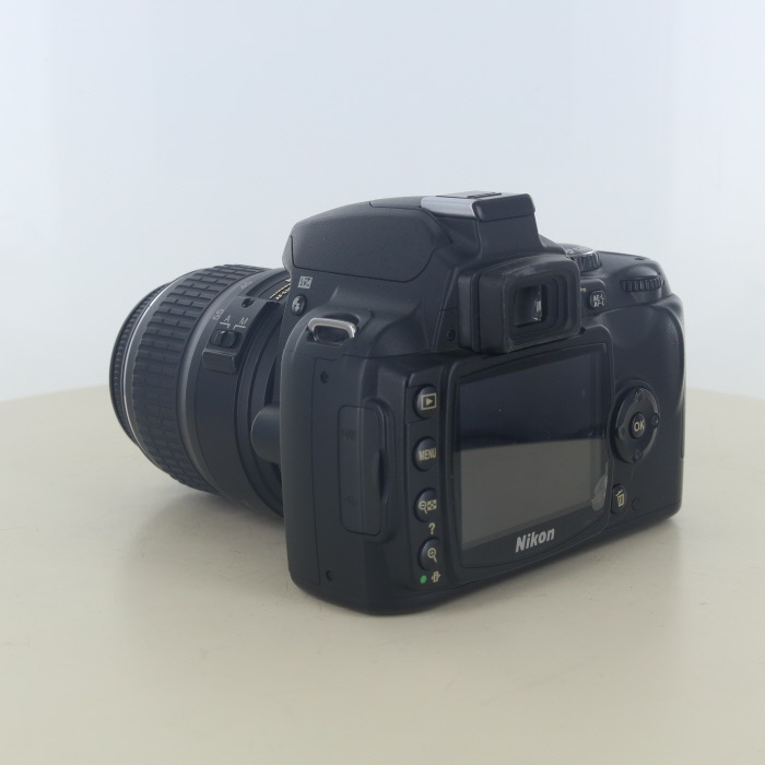 ニコン D40 レンズキット(AF-S 18-55/3.5-5.6G II) ブラック