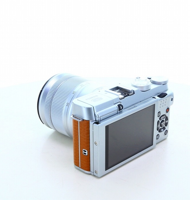 フジフイルム X-A2 レンズキット ブラウン