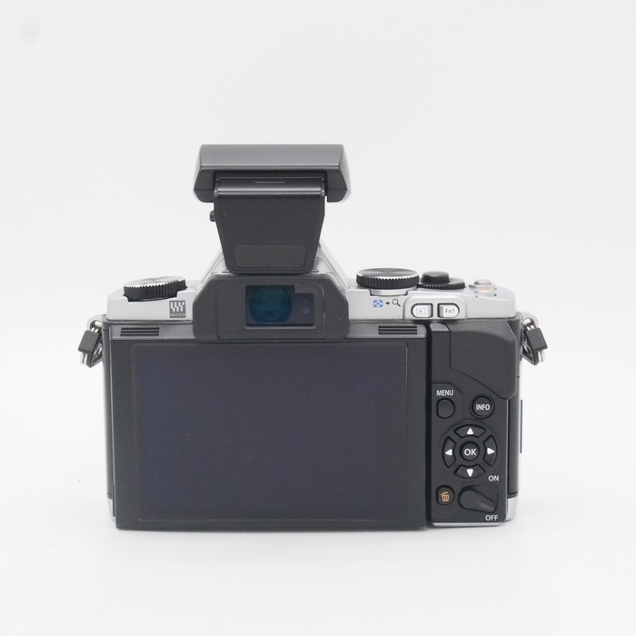 オリンパス OM-D E-M5 シルバー