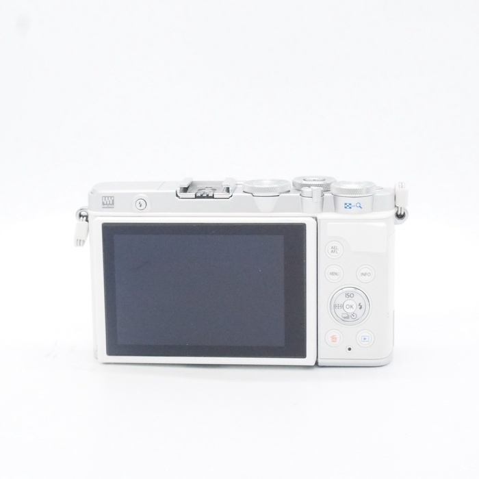 オリンパス E-P7 ボデイ ホワイト