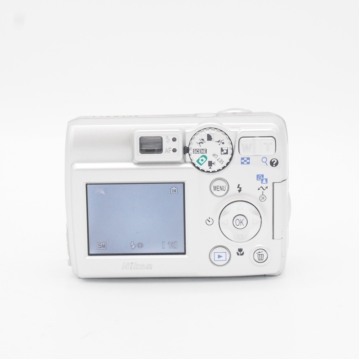 ニコン COOLPIX 5600
