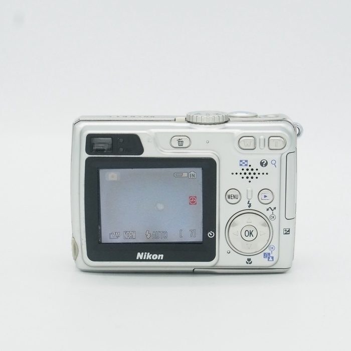 ニコン COOLPIX7900 シルバー