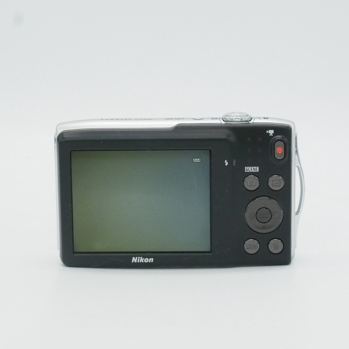 ニコン COOLPIX S3300 クリスタルシルバー