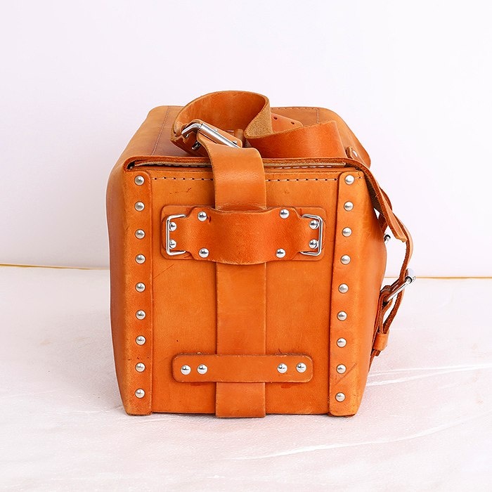 ソノタ MASUMI 革製カメラバック