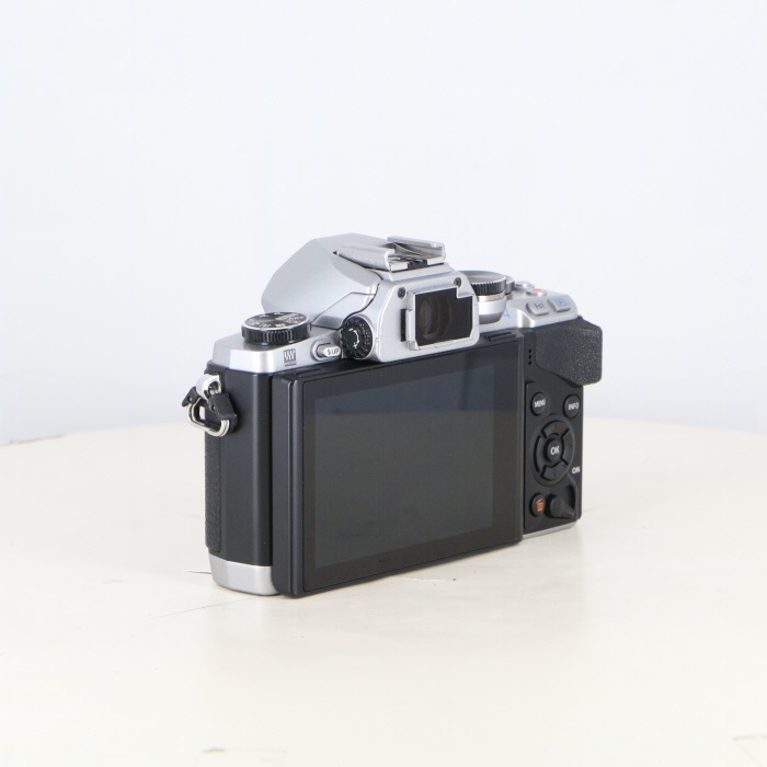 オリンパス OM-D E-M10 ボディ シルバー