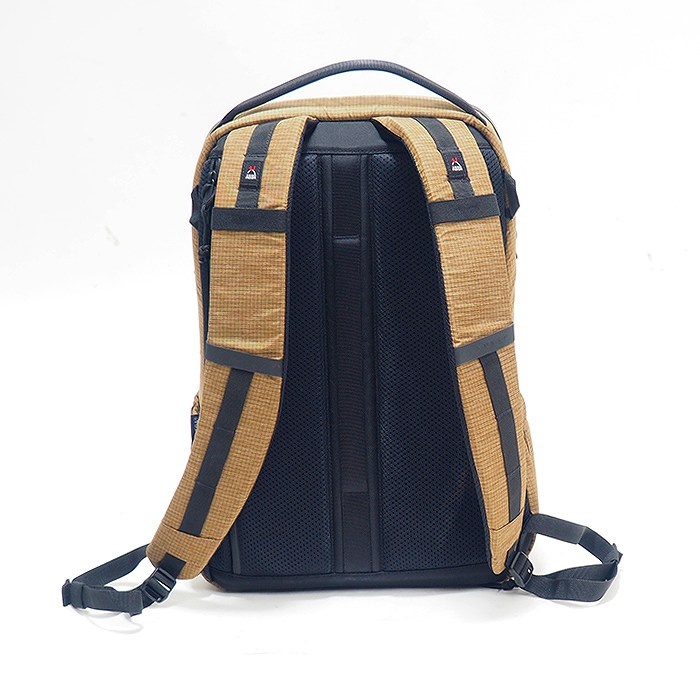 ハクバ LUXXe グリッド ジップバックパック M