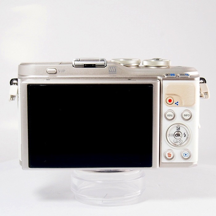 オリンパス E-PL9+14-42EZレンズkit ホワイト