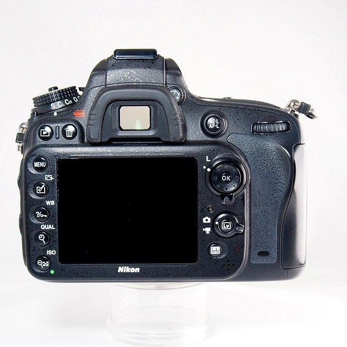 ニコン D610