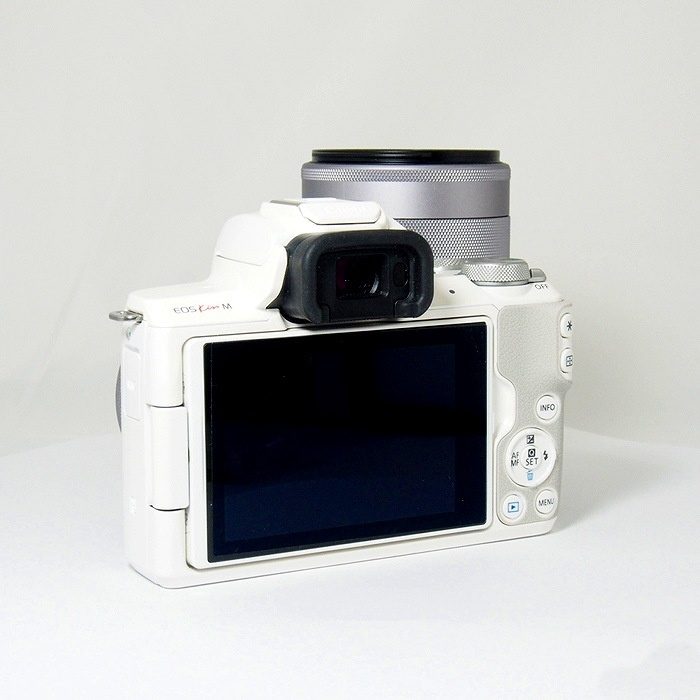 キヤノン EOS KISS M ダブルズームキツト ホワイト