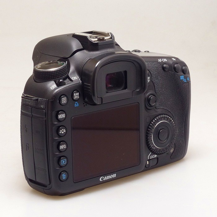 キヤノン EOS 7D + BG-E7