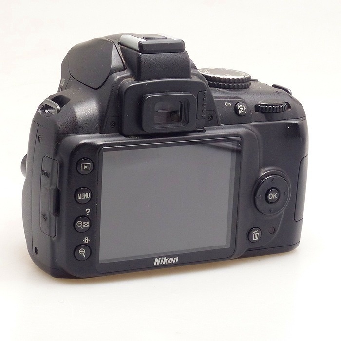 ニコン D3000