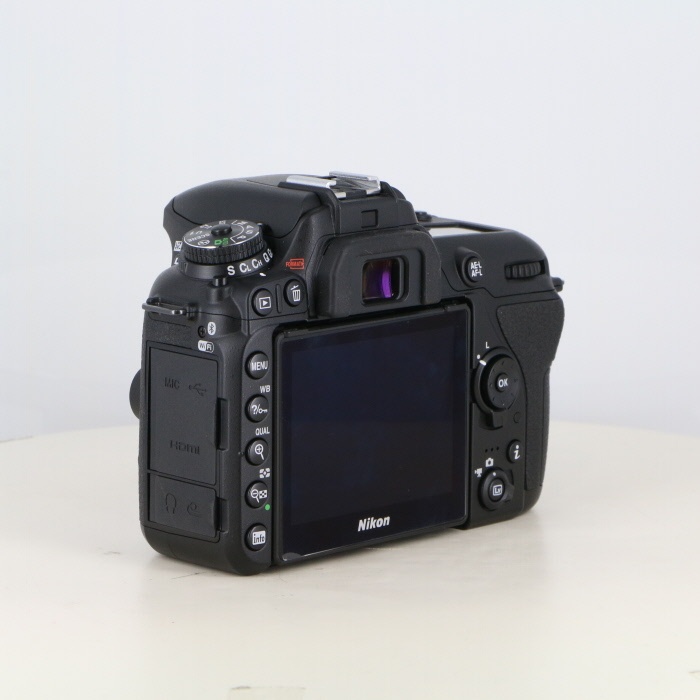 ニコン D7500 ボデイ