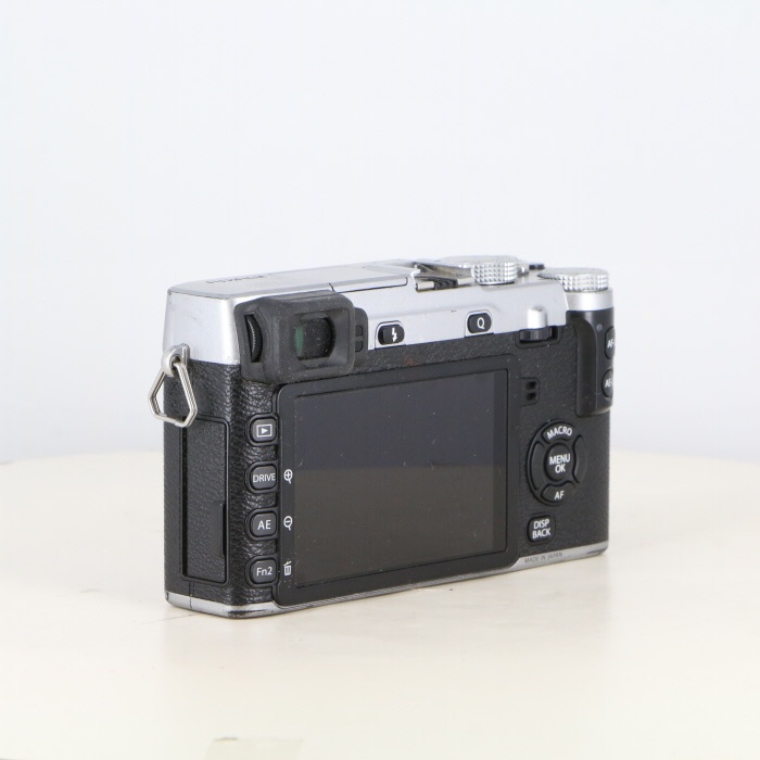 フジフイルム X-E2 シルバー ボディ