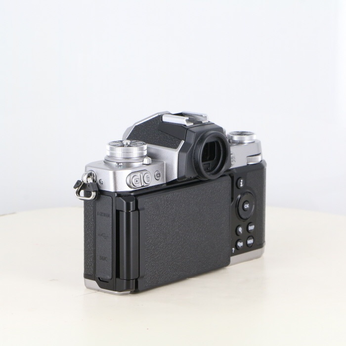 ニコン Zfc ボディ シルバー