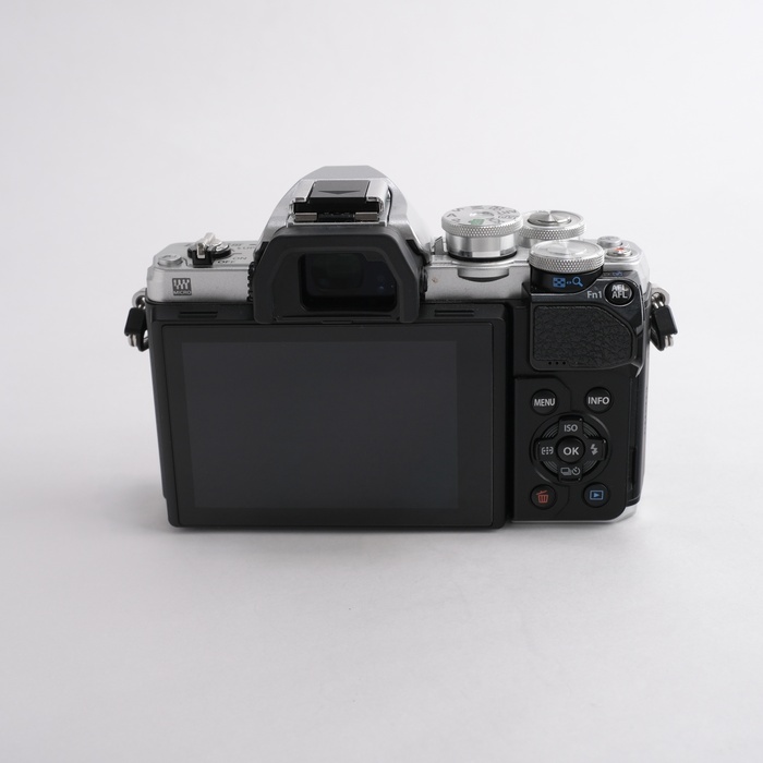 オリンパス OM-D E-M10 MARK3 ボディ シルバー