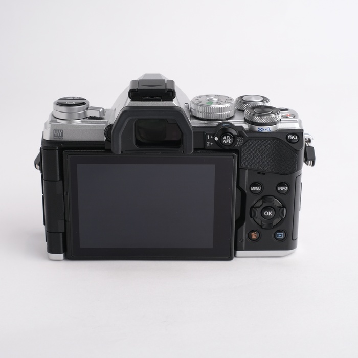オリンパス OM-D E-M5 MARKIII ボディ シルバー