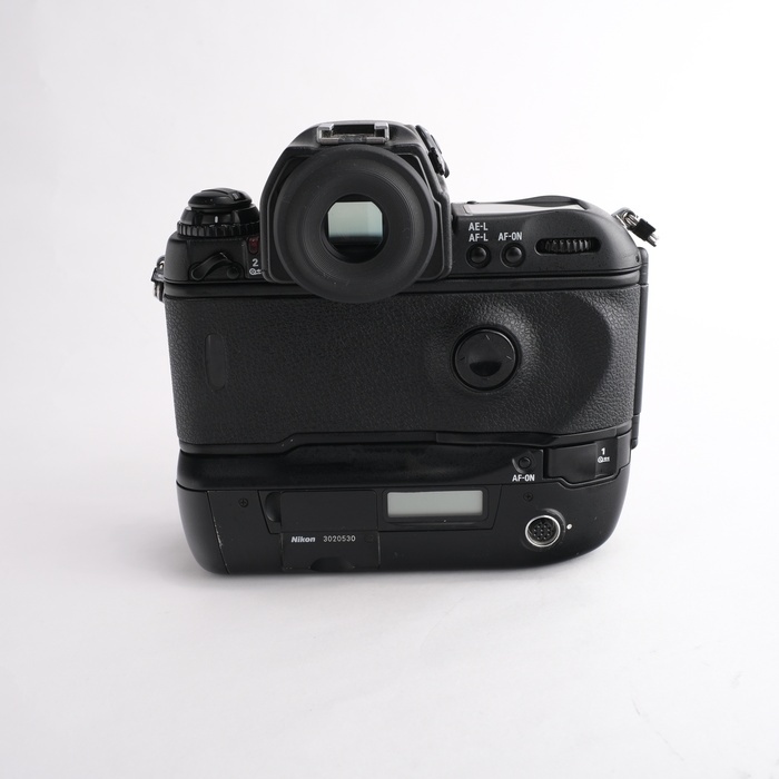 ニコン F5