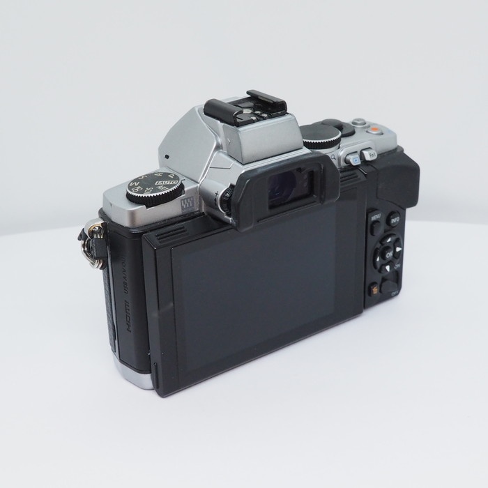 オリンパス OM-D E-M5 ボディ シルバー