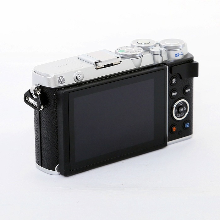 オリンパス E-P7 ボデイ シルバー