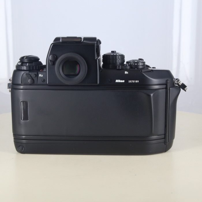 ニコン F4+AF24-120/3.5-5.6D