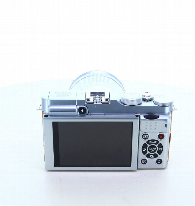 フジフイルム X-A2 レンズキット ブラウン