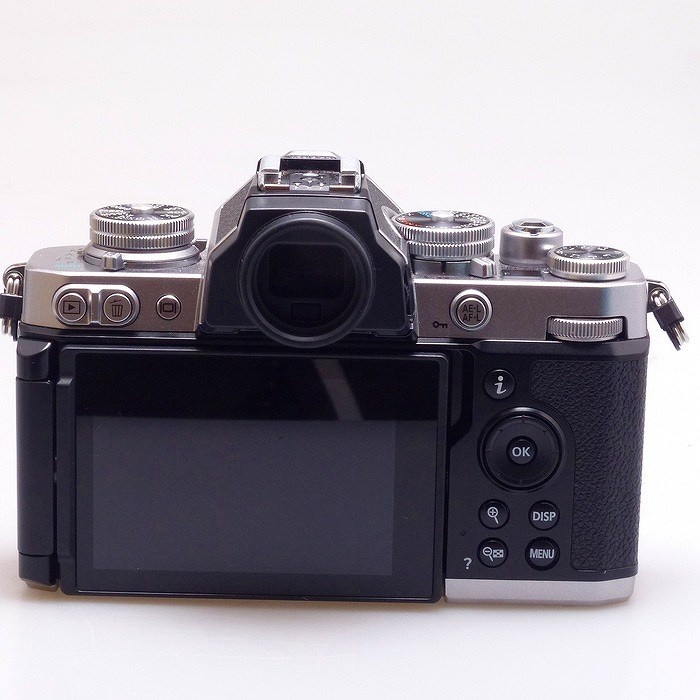 ニコン Z FC 16-50 VR レンズキツト シルバー