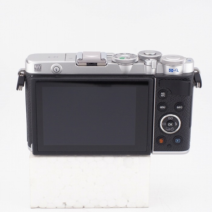オリンパス E-P7