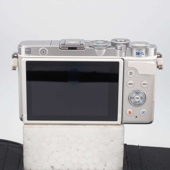 オリンパス E-P7 ホワイト