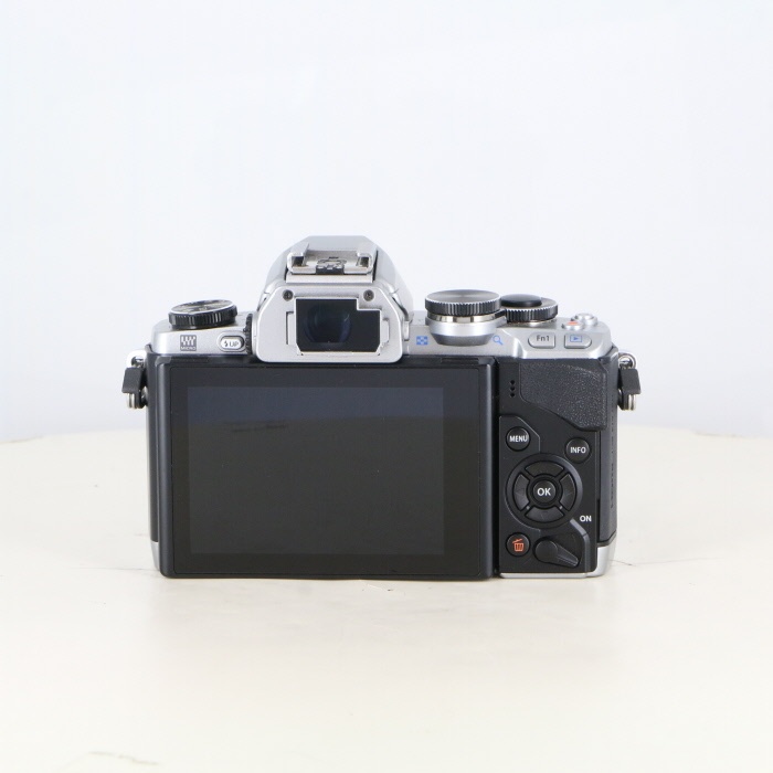 オリンパス OM-D E-M10 ボディ シルバー