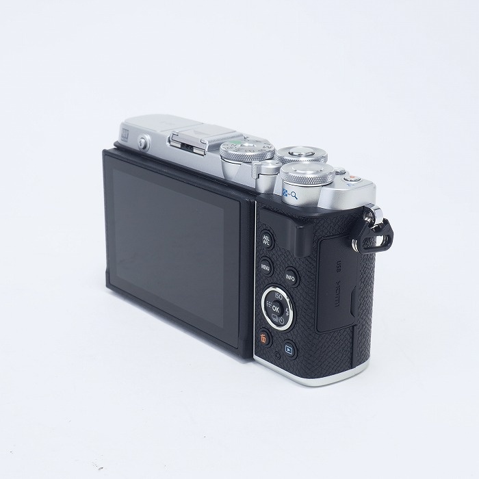 オリンパス E-P7 ボディ シルバー