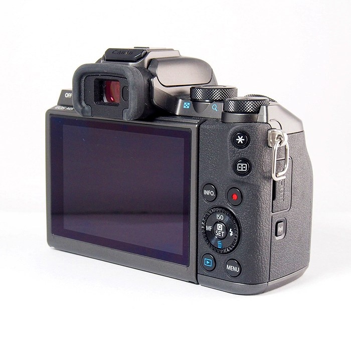 キヤノン EOS M5