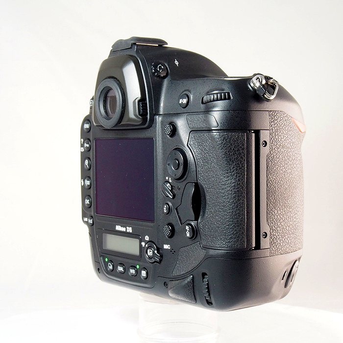 ニコン D5 (XQD-TYPE)