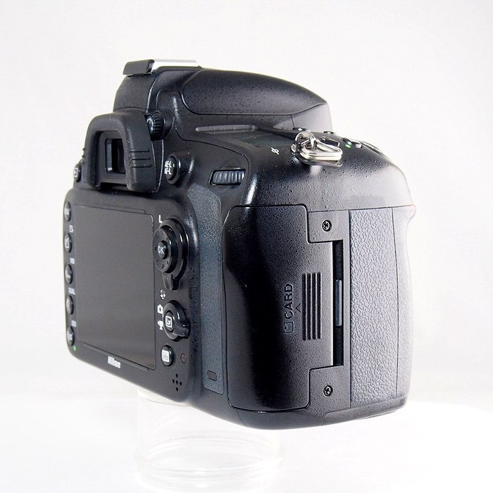 ニコン D610