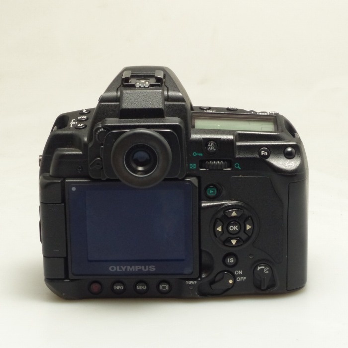 オリンパス E-3
