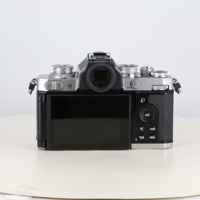 ニコン Z fc ボディ シルバー