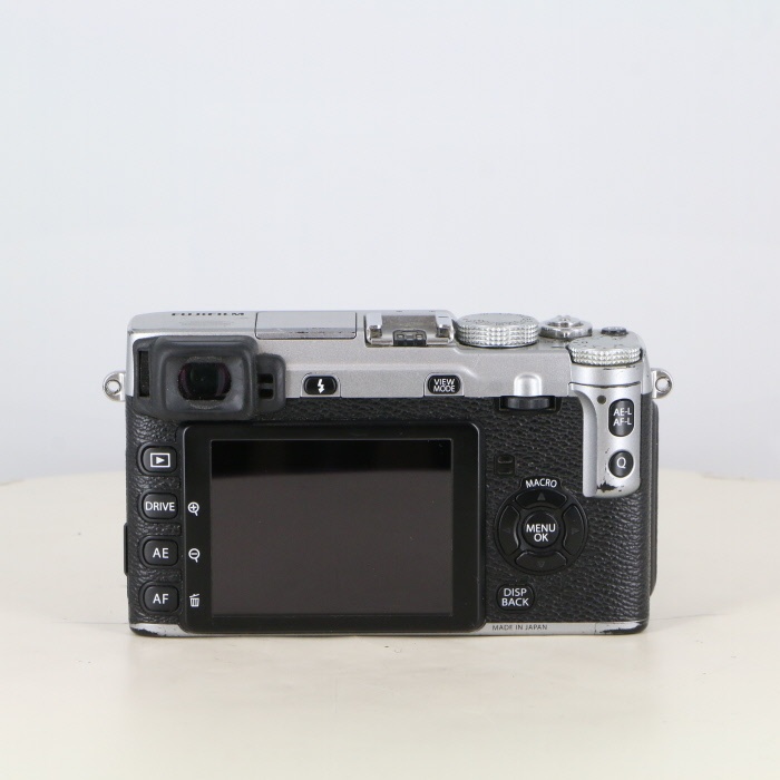 フジフイルム X-E1 ボディ シルバー