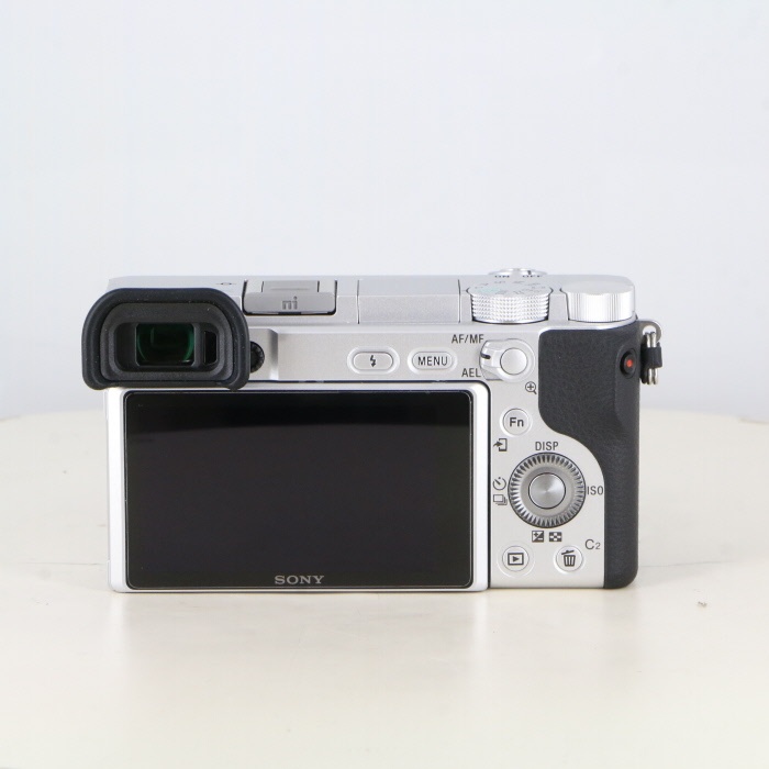 ソニー α6400 (ILCE-6400) ボディ シルバー