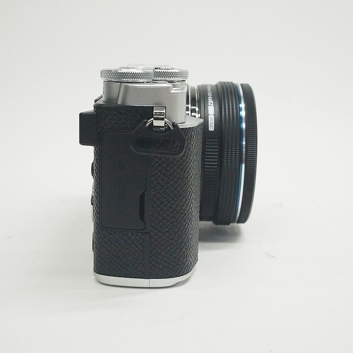 オリンパス E-P7 14-42EZレンズキツト シルバー