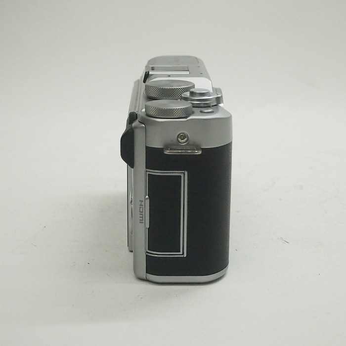 フジフイルム X-A5ボデイ シルバー