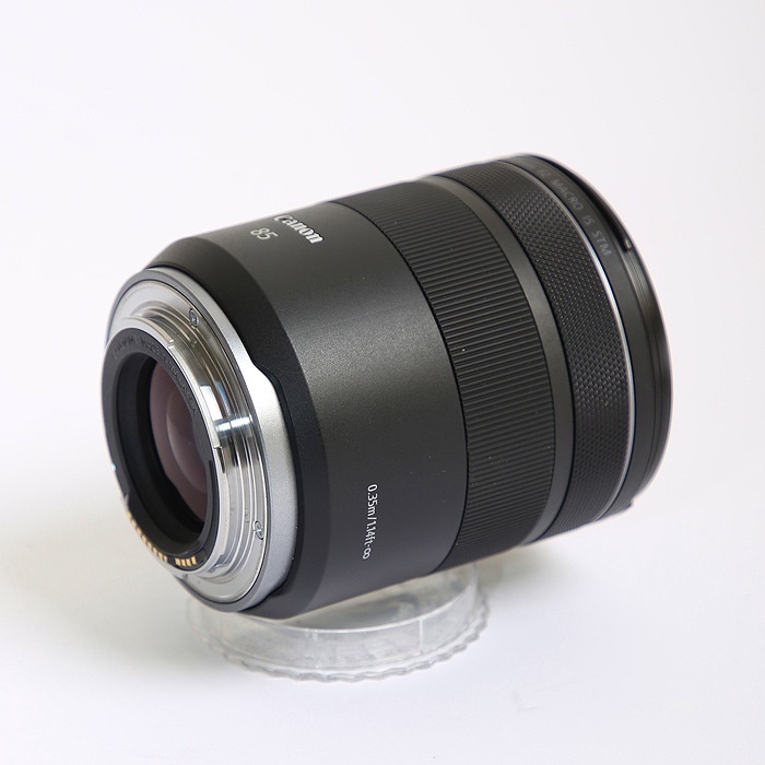 キヤノン RF85/F2 マクロ IS STM